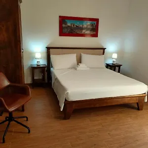 https://family-house-lecce.lecce-hotels.com
